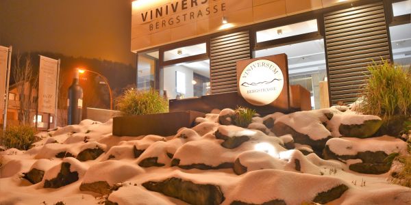 Viniversum, Sitz Bergsträsser Winzer Außenansicht im Winter